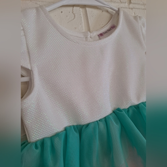 Sweet Heart Rose shimmery/iridescent top three tier cap sleeve ruffle dr… - Picture 3 of 5